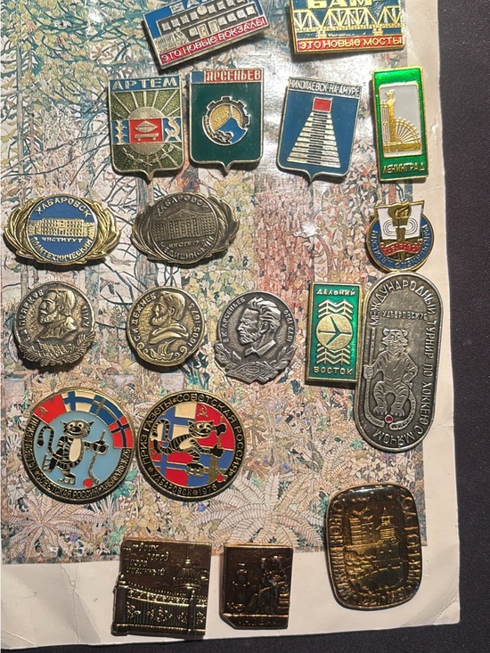 Other - Assorted Vintage Decorative Pin Set - Multicolor